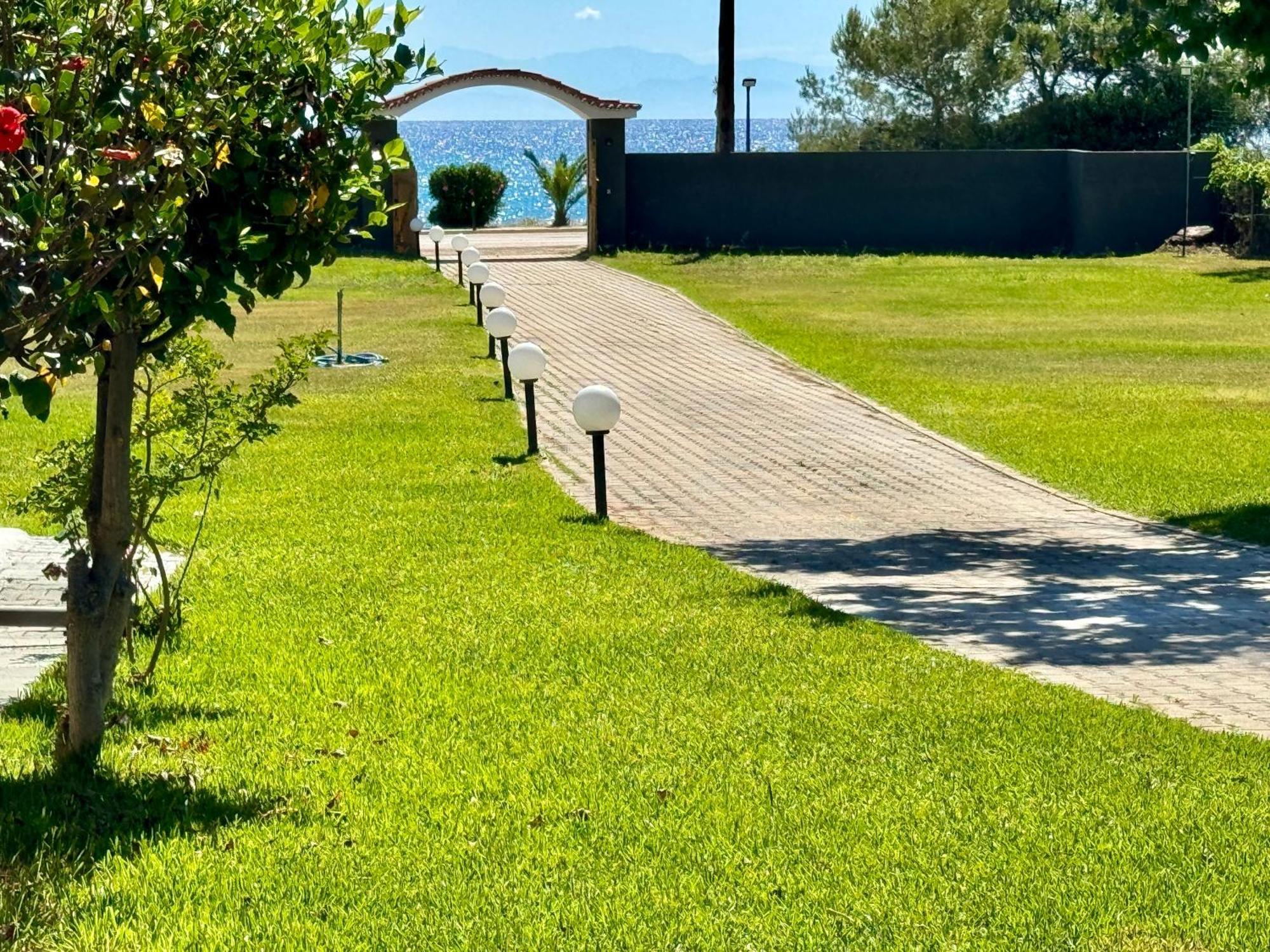 Gazonia Family Estate Hotel Skala  Kültér fotó